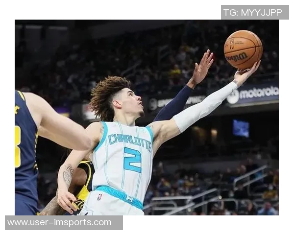 拉梅洛鲍尔高效表现无奈球队失利13投9中砍下27分助攻5次三分球命中率惊人 拉梅洛鲍尔高效表现无奈球队失利13投9中砍下27分助攻5次三分球命中率惊人