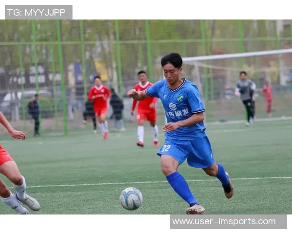 国脚谢文能现身西班牙人训练基地韩德宝等小将积极参与训练提升技艺 国脚谢文能现身西班牙人训练基地韩德宝等小将积极参与训练提升技艺